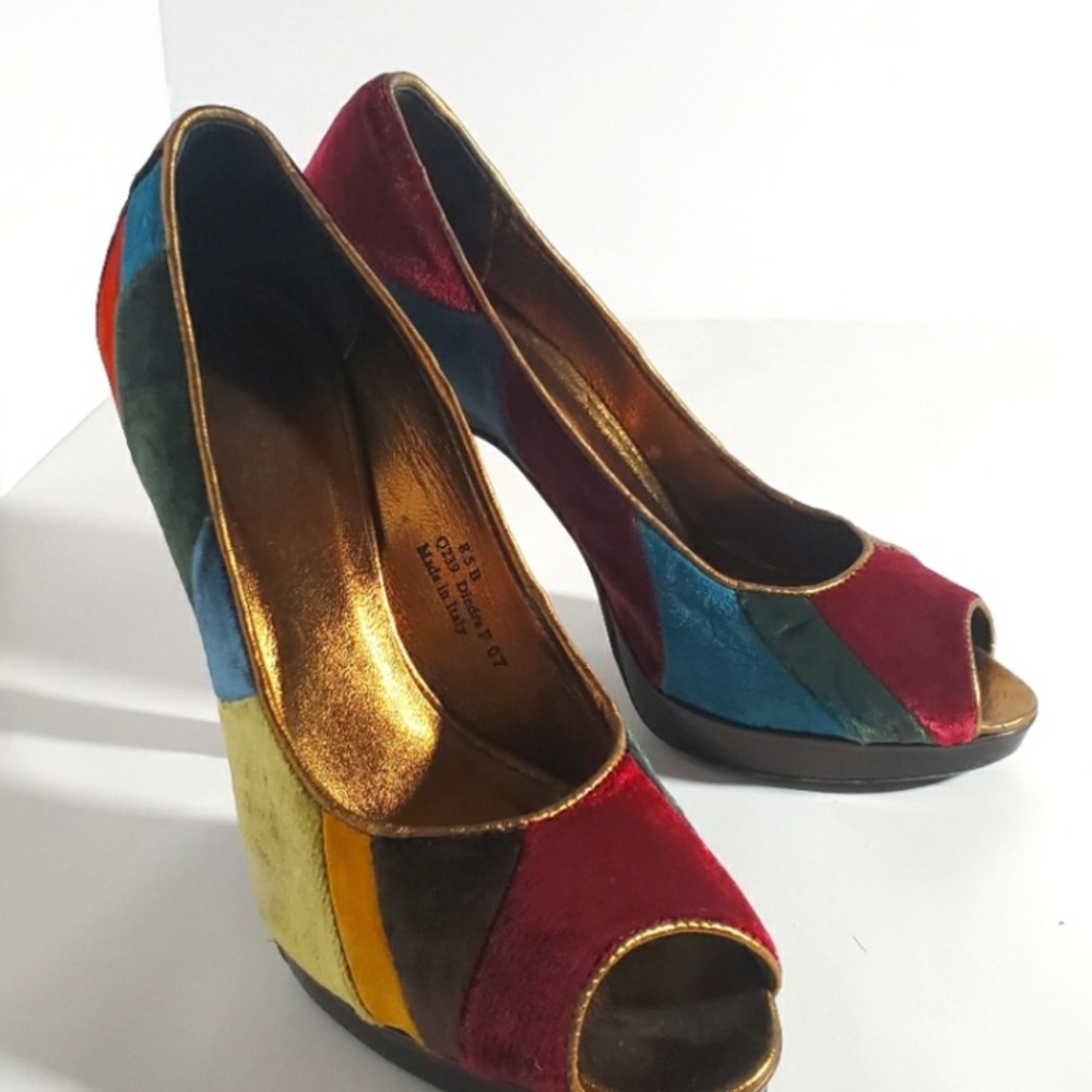Coach brand velvet Diedre Patchwork peep toe pumps! Size 7! Enjoy!